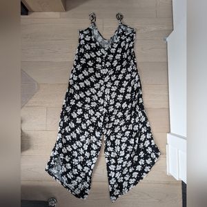 Wide flowy stretchy jumpsuit